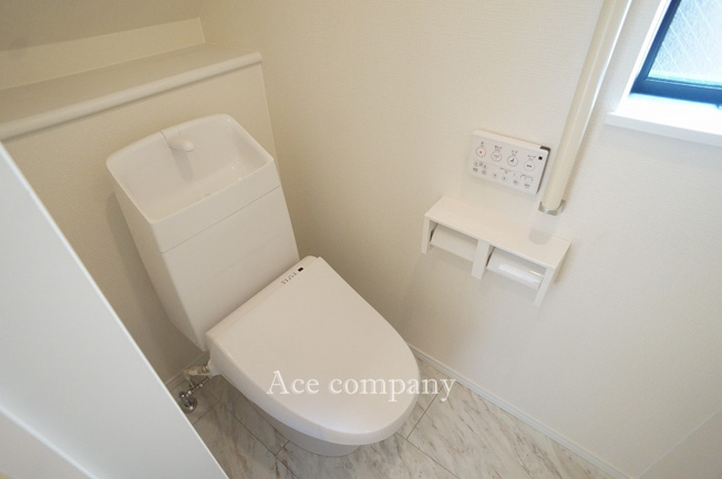 【トイレ】 | 東大阪市大蓮東2丁目　【2号棟/全3棟】 | トイレは1階と2階の各階に完備♪ともに同仕様のシャワートイレです☆