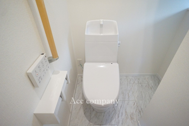 【トイレ】 | 東大阪市大蓮東2丁目　【3号棟/全3棟】 | トイレは1階と2階の各階に完備♪こちらは1階のシャワートイレです☆