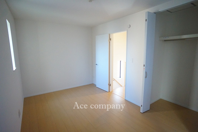 【寝室】 | 東大阪市大蓮東2丁目　【3号棟/全3棟】 | 【2階：洋室7.12帖】クローゼット完備です♪