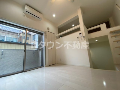 【居間・リビング】 | アールグレイス中島町 | リビングです