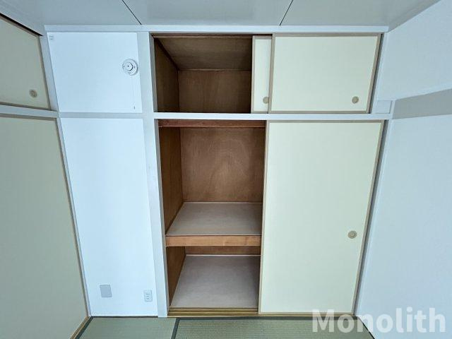 堺市南区茶山台３丁の賃貸マンションの収納
