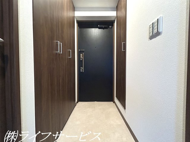 【玄関】 | アービング塚本 | 玄関／天井高のシューズボックス有