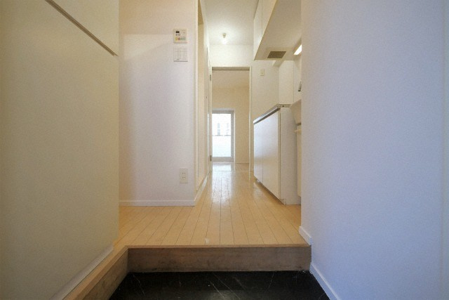 大阪市西区北堀江２丁目の賃貸マンションの玄関