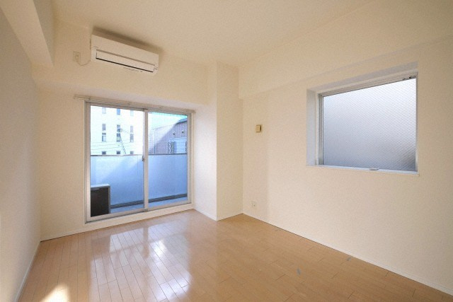 大阪市西区北堀江２丁目の賃貸マンションの居間・リビング