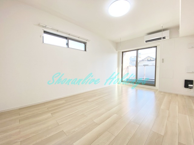 サンリットウエストJの居間・リビング|南西向き・2面採光・日当たり良好