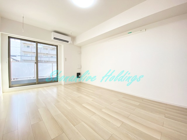 サンリットウエストJの寝室|広々9.5帖・角部屋