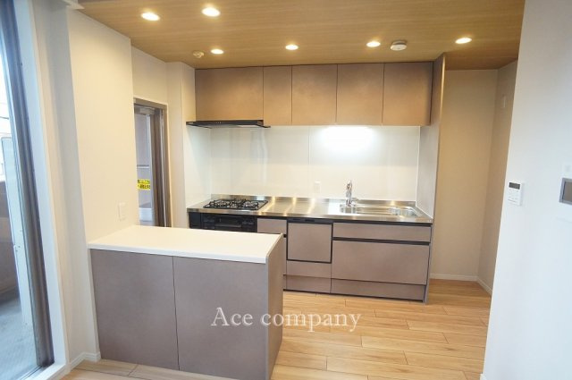 【キッチン】 | アンビエント鴻池新田 | キッチンサイドに勝手口付きです♪