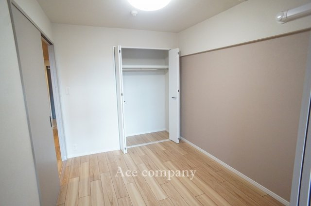 【内装】 | アンビエント鴻池新田 | 【洋室4.5帖】便利な2WAYドア♪クローゼット完備です♪