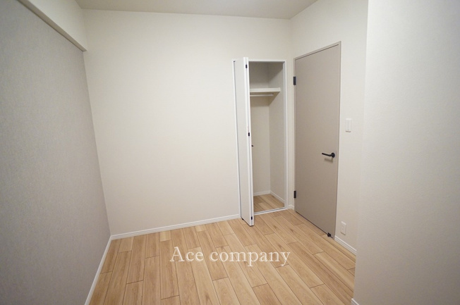 【子供部屋】 | アンビエント鴻池新田 | 【納戸4.5帖】クローゼット完備です♪