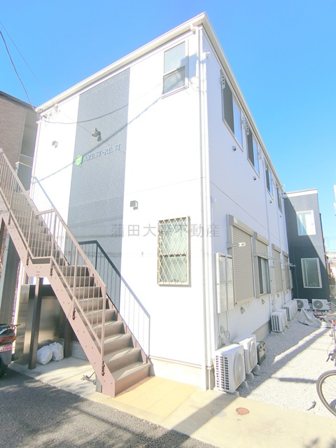 AZEST-RENT羽田Xの外観|2020年11月築　木造地上2階建て総戸数10戸インターネット無料の人気賃貸
東京都大田区羽田3丁目　京急空港線穴守稲荷駅徒歩6分