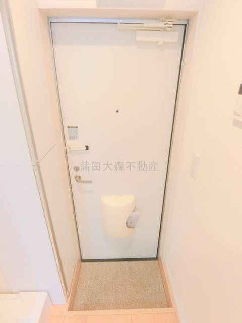 AZEST-RENT羽田Xの玄関