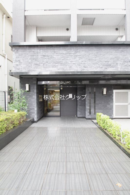 Le'a横濱関内壱番館のエントランス