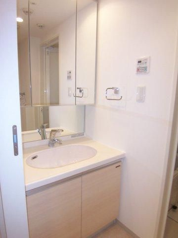 グラントゥルース東向島の洗面所