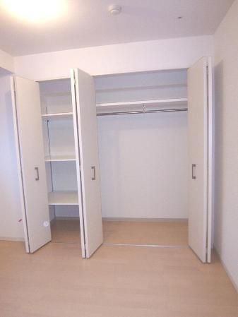 グラントゥルース東向島の収納