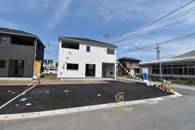 Cradlegarden　 常陸大宮市姥賀町　第3　8の駐車場|駐車場は十分なスペース。ご家族それぞれが車をご所有の場合や、来客の際も安心です。
内覧可能です。ご予約はHPから、またお電話でもお気軽にどうぞ。