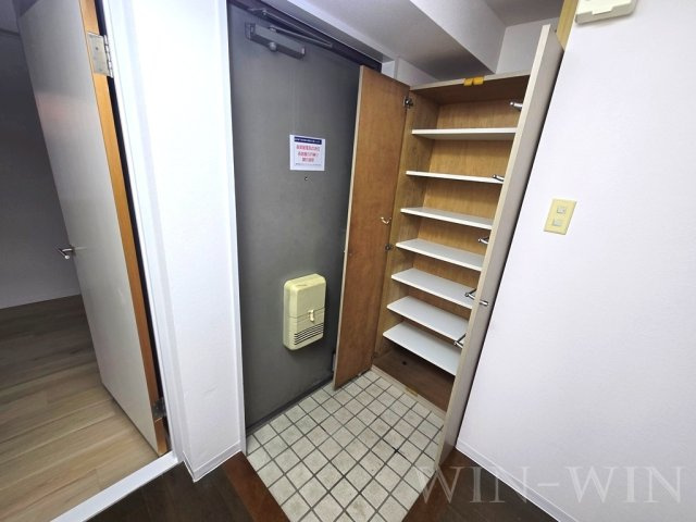 豊橋市下地町の賃貸マンションの玄関