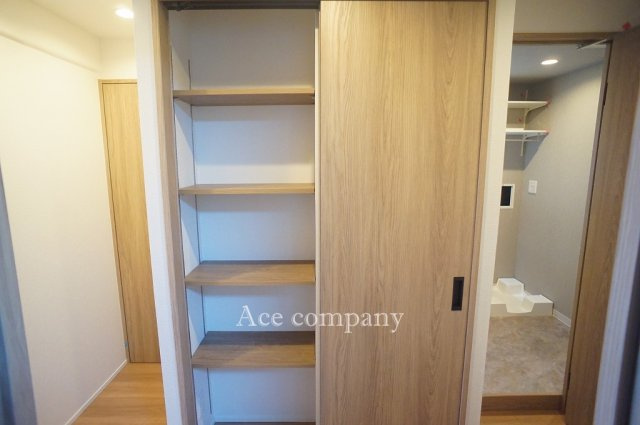 【収納】 | 東大阪サンハイツ | 廊下にある収納です♪