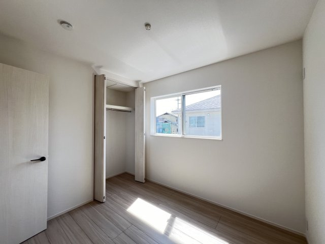 香芝市第1　真美ヶ丘　の洋室|収納付きでお部屋すっきり使えます4.8帖