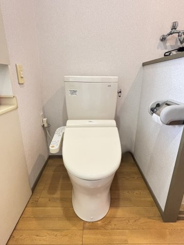 温水洗浄機能付トイレ