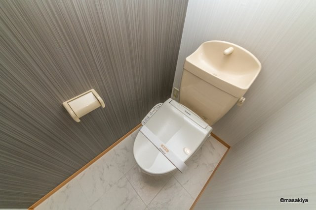 グラノーラのトイレ|トイレ　ウォシュレット付き。