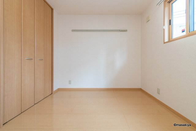 グラノーラの寝室|ベッドルーム