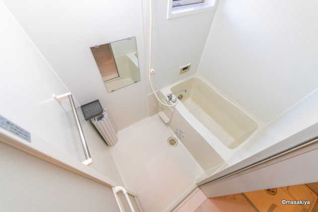 グラノーラの浴室|お風呂　追い焚き付きです。