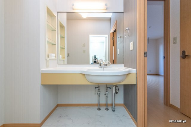 グラノーラの洗面所|洗面・脱衣　シャンプードレッサー付き。