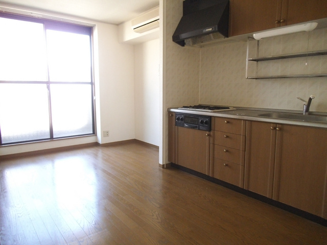 浮間パークサイドハイツのキッチン|10帖の広々ＬＤＫスペースです！