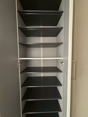 グランドヒル岡上Aの収納