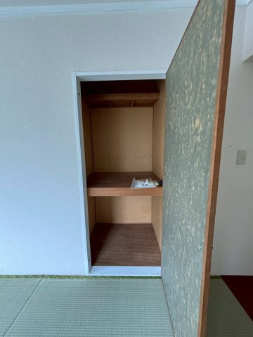 グランドヒル岡上Aの収納