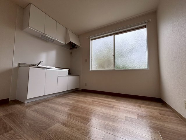 グランドヒル岡上Aの居間・リビング