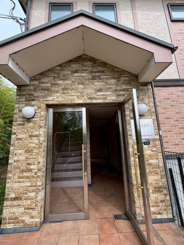 クレストヒルのエントランス