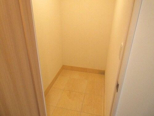 エム・ブランド相模大野のその他|納戸約1.3畳　内装前　※2023年09月の写真