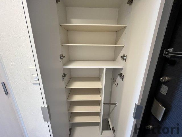 アドバンス大阪ビヤン　仲介手数料無料の玄関