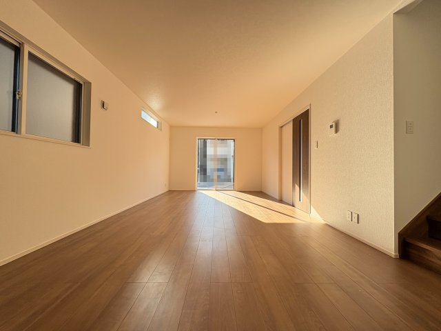 【価格改定】京都市伏見区羽束師鴨川町の居間・リビング|リビング階段はご家族のコミュニケーションを自然と育みます！