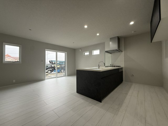 匝瑳市八日市場ロA区／太陽光発電システム付　新築一戸建のキッチン