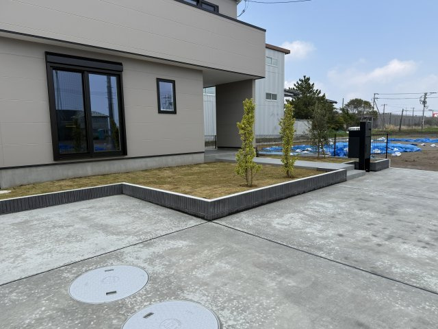 匝瑳市八日市場ロA区／太陽光発電システム付　新築一戸建の駐車場