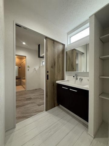 匝瑳市八日市場ロA区／太陽光発電システム付　新築一戸建の独立洗面台