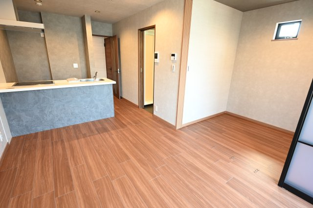 【居間・リビング】 | VALTERRA天理 | 同物件別部屋写真