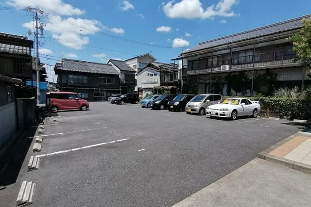 サカエコーポレーション栄町　Ｃ　駐車場の外観