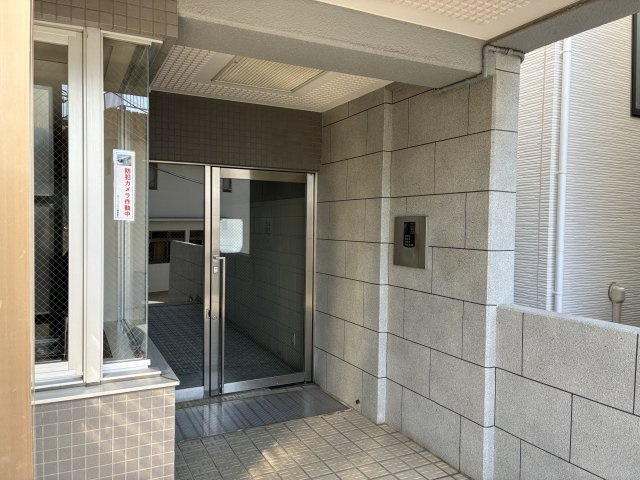 ボン・ファミリエ宮崎台のエントランス|オートロック