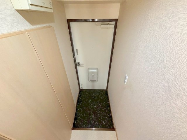 第2サンハイツの玄関