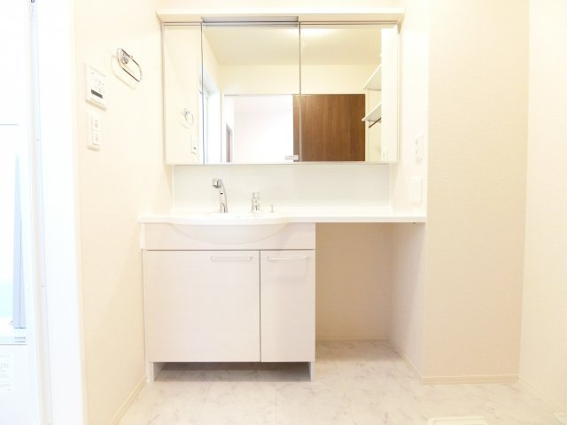 くみの木ヒルズⅠの独立洗面台|同物件別部屋イメージ写真