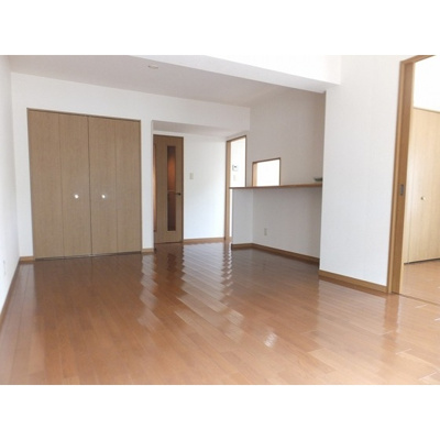 【居間・リビング】 | ロイヤルヒルズ中浦和 | LD