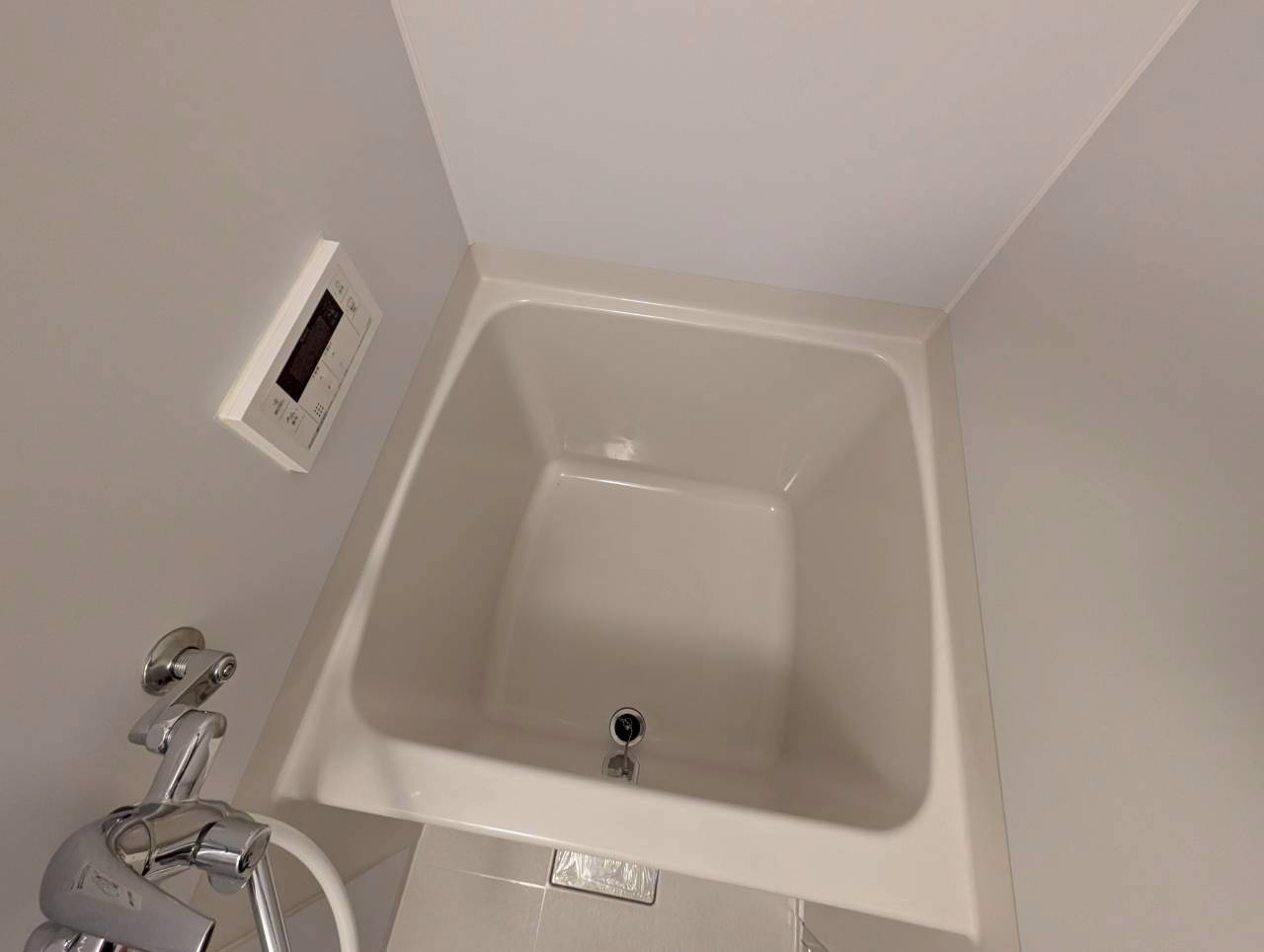 美園町貸家Bの浴室