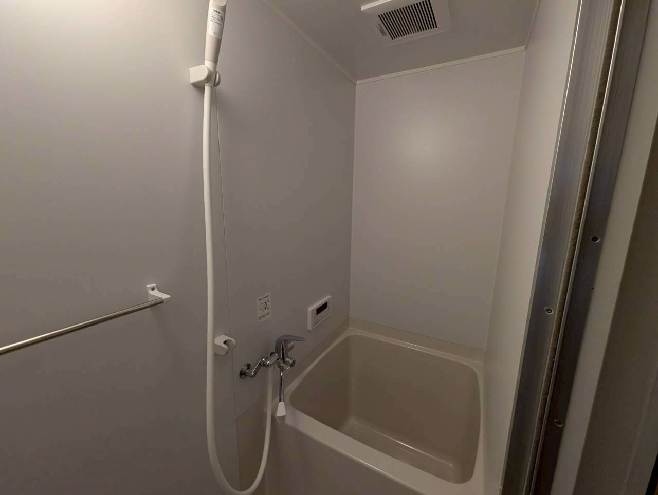 美園町貸家Bの浴室