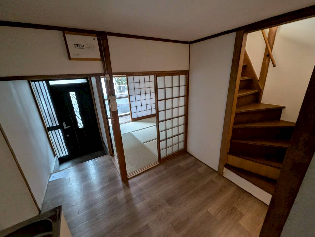 美園町貸家Bの居間・リビング