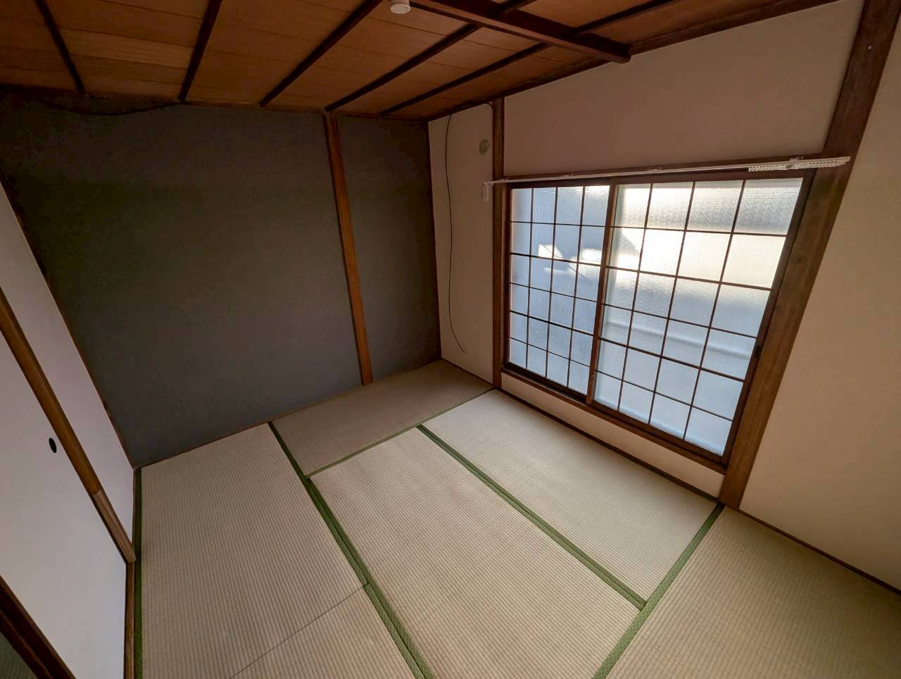 美園町貸家Bの寝室