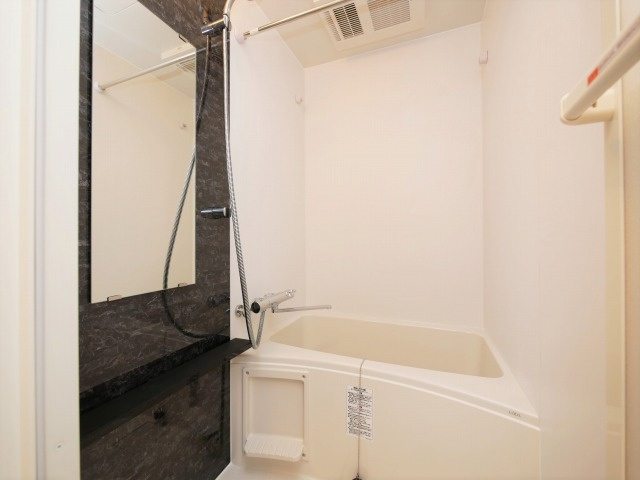 エスリード難波セントラルの浴室