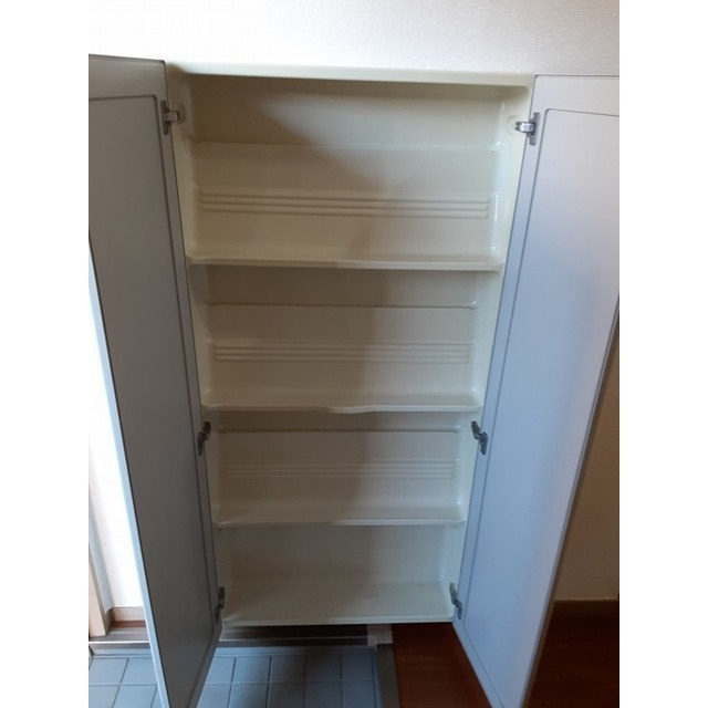 ＹＯＵＮＧ　ＡＭＭＳの玄関|下足入